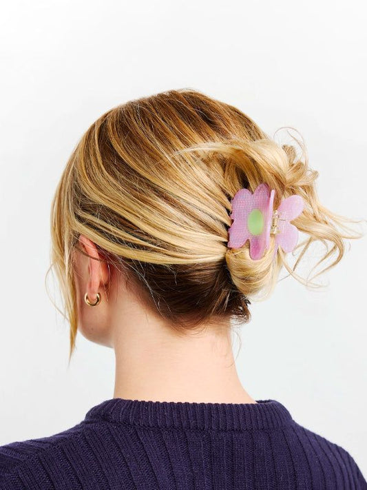 The Vintage Comeback: Styling Acetate Hair Claw Clips with Modern Flair