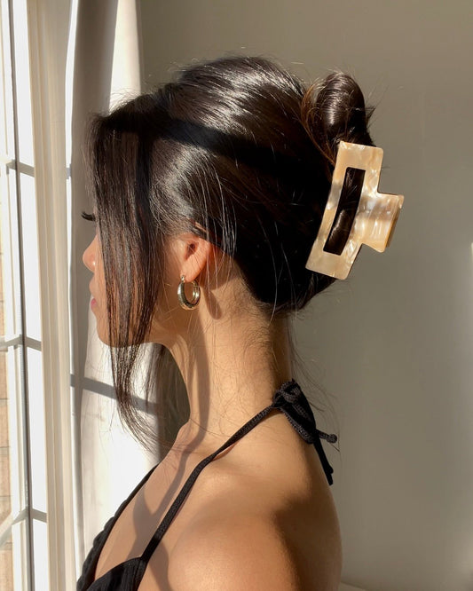 Hair Prep for Success: Using Non-Slip Claw Clips for Your Workout