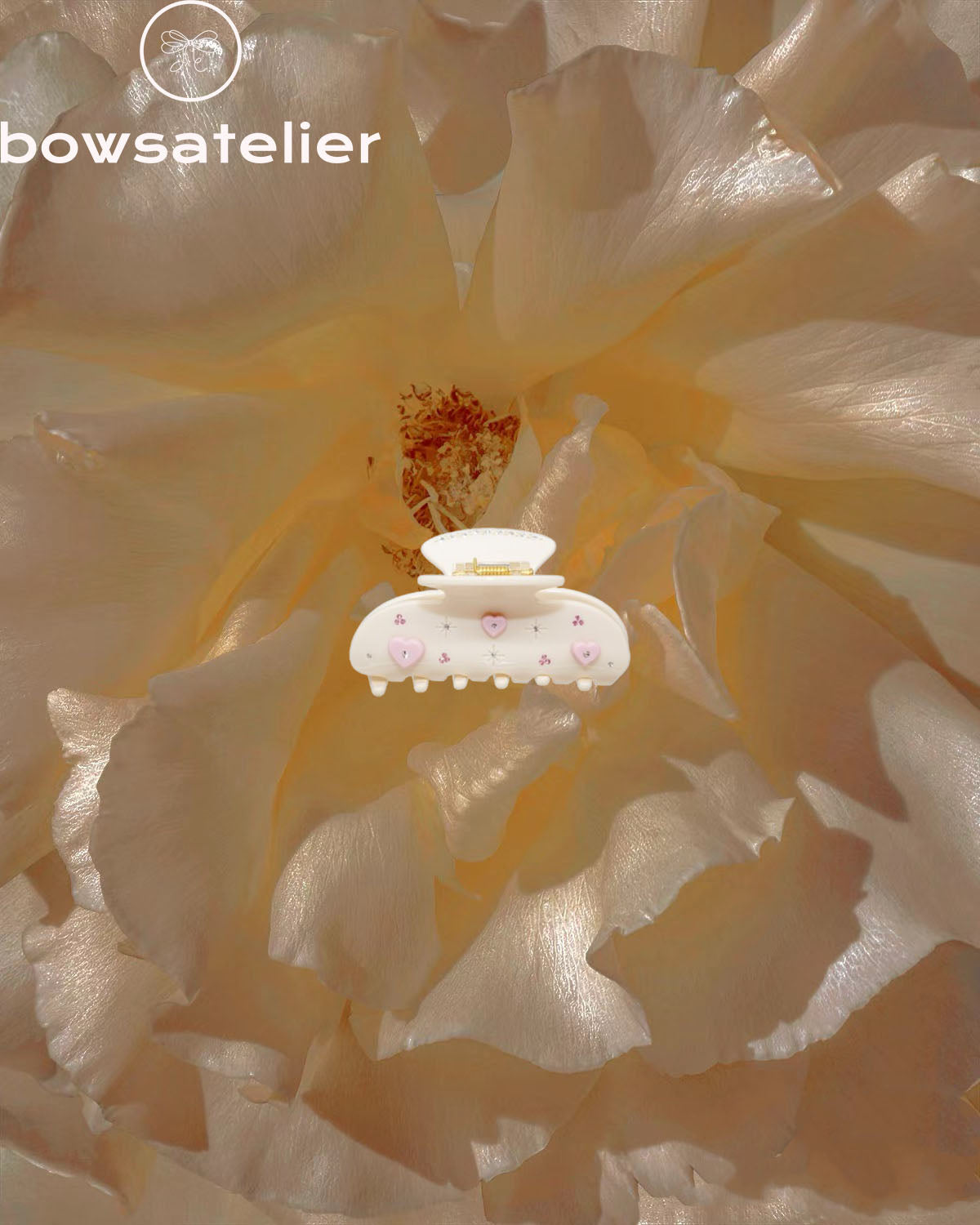 Nixie Nectar Claw Sweetheart Clip in Daisy Blue Picnic