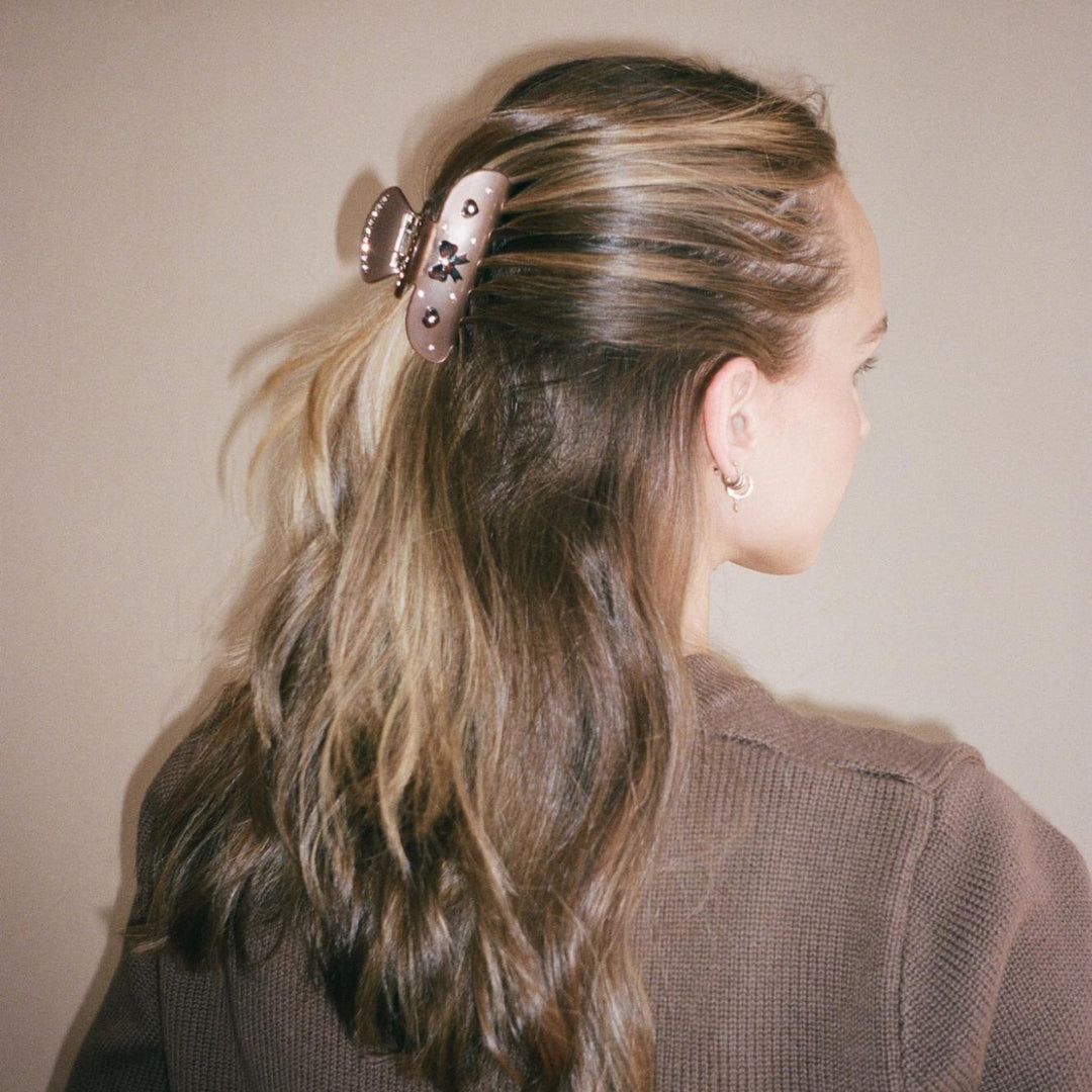 Sweetheart Eyes Clip in in Cocoa Cashmere