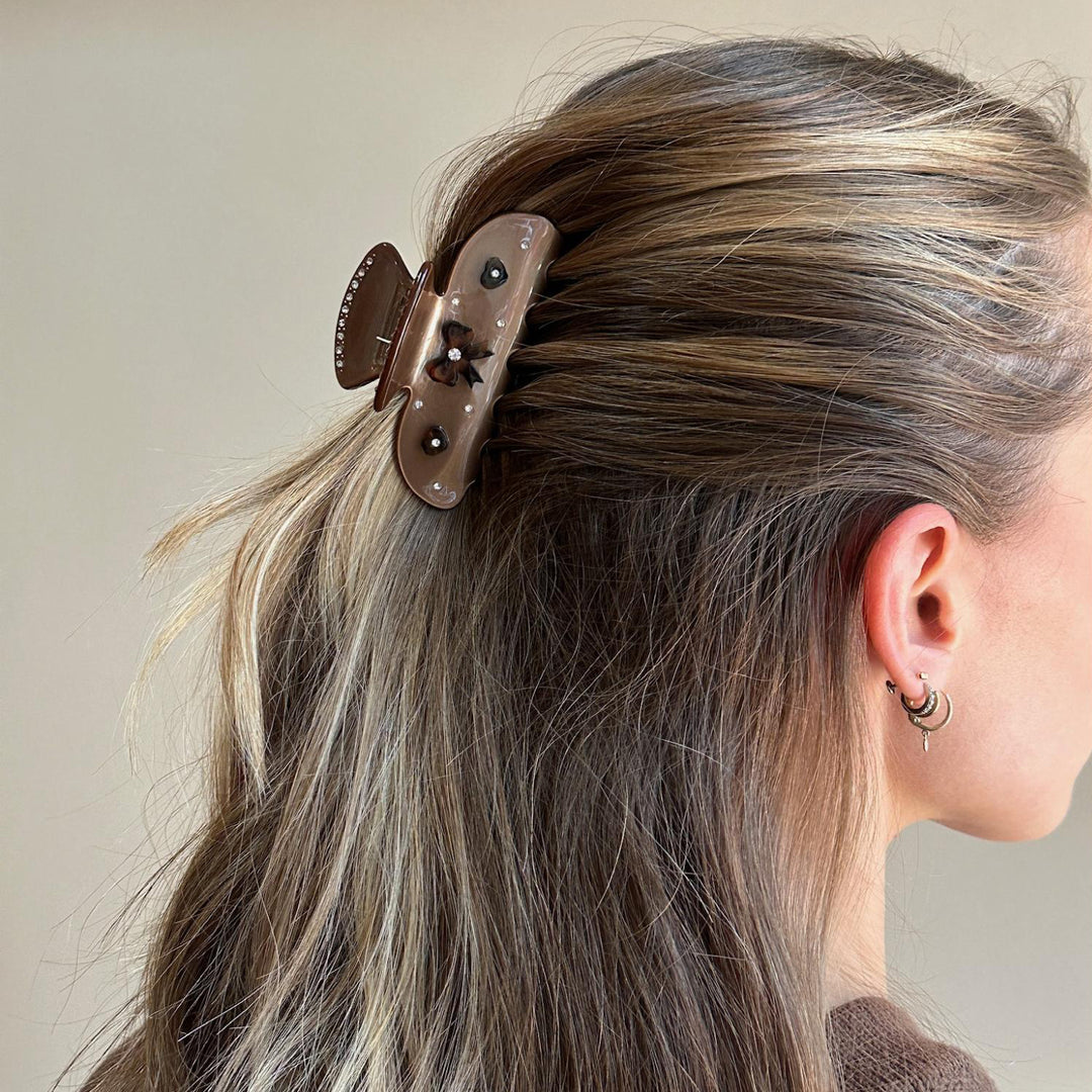 Sweetheart Eyes Clip in in Cocoa Cashmere