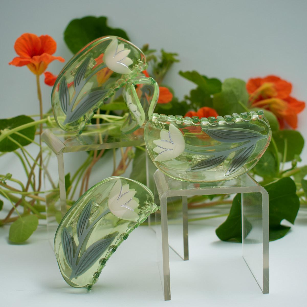 Green White Lotus Flower big sale designer tortoise shell hair claw clip durable  pink butterfly flat online wholesale hair pin hair accessories french barrettes for thick hair styles women.