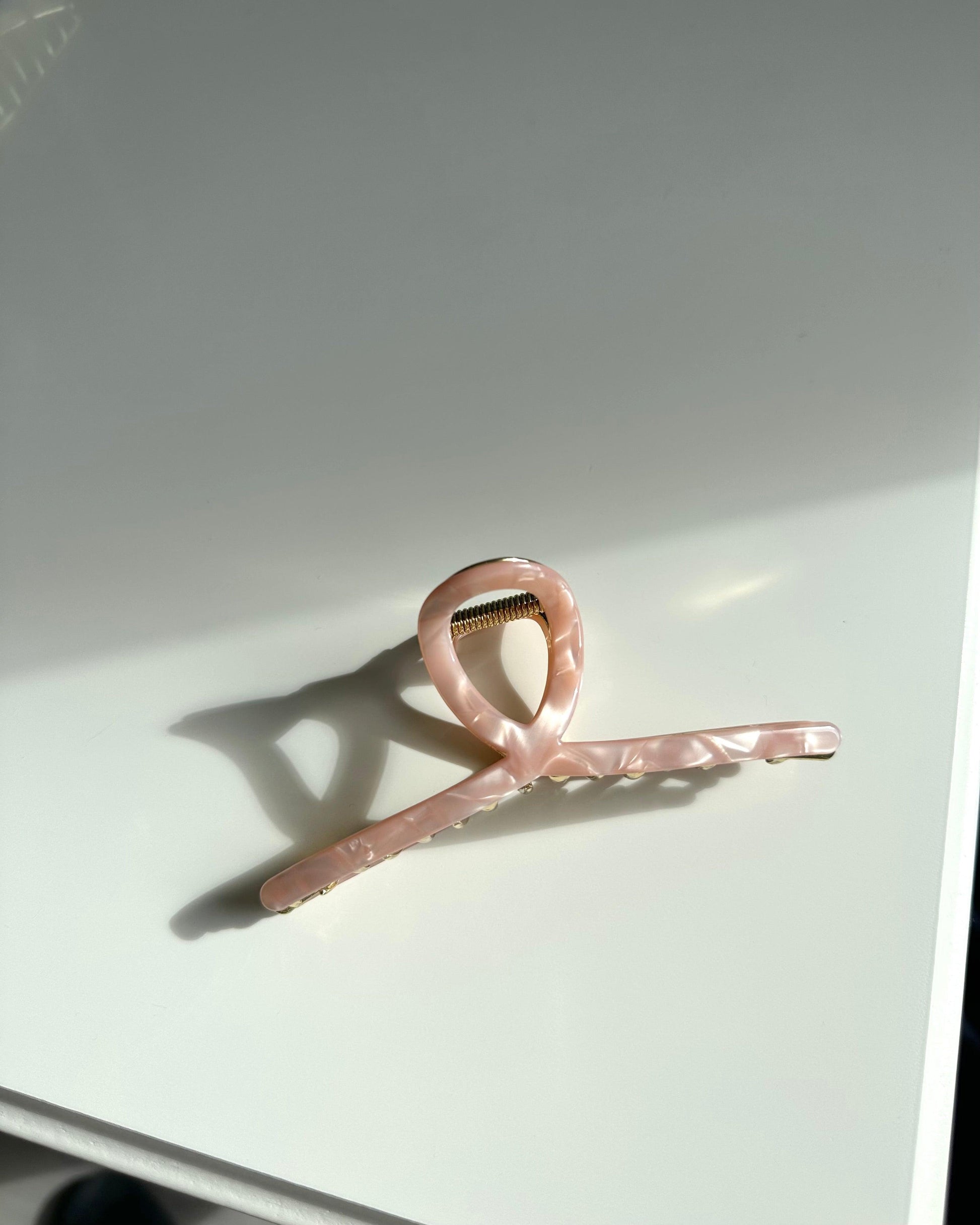 bio-acetate extra large octopus big sale designer tortoise shell hair claw clip durable pink butterfly flat online wholesale hair pin hair accessories french barrettes for thick hair styles women.