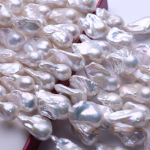 CHLOE  BAROQUE HOLOGRAPHIC PEARL WILMA PEARL NECKLACE