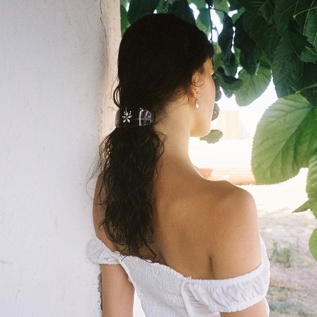 JENNIE PONYTAIL BARRETTE IN TORTOISE GARDENIA